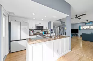 2203 N Surf Rd, Hollywood, FL 33019 - Photo 21