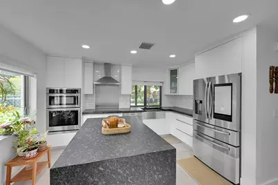 2161 NW 40th Avenue, Pompano Beach, FL 33066 - Photo 17