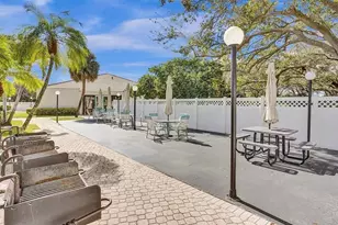 3001 W Rolling Hills Cir, Davie, FL 33328 - Photo 27