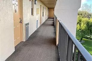 3001 W Rolling Hills Cir, Davie, FL 33328 - Photo 11