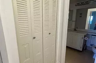 3001 W Rolling Hills Cir, Davie, FL 33328 - Photo 13