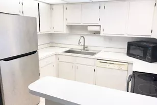 3001 W Rolling Hills Cir, Davie, FL 33328 - Photo 17