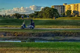 3050 N Palm Aire Dr, Pompano Beach, FL 33069 - Photo 15