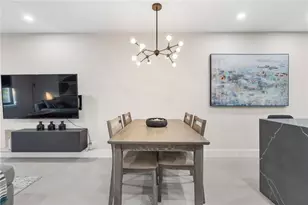 425 NE 25th St, Wilton Manors, FL 33305 - Photo 17