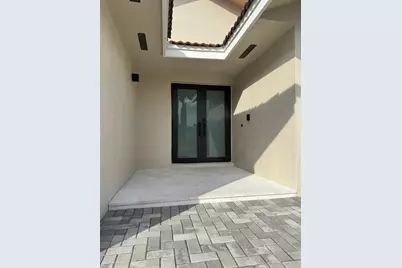 8455 NW 190th Terrace, Hialeah, FL 33015 - Photo 3