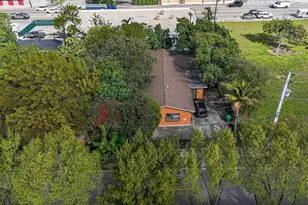 35 NE 53rd St, Miami, FL 33137 - Photo 5