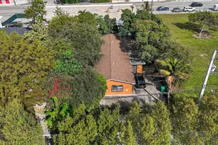 35 NE 53rd St, Miami, FL 33137 - Photo 9