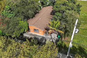 35 NE 53rd St, Miami, FL 33137 - Photo 7