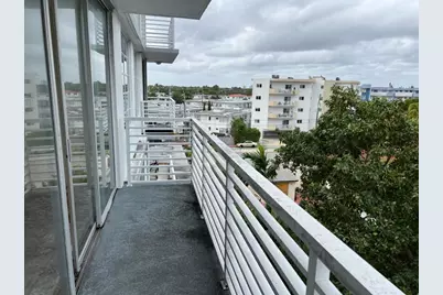 7800 Carlyle Avenue #5E, Miami Beach, FL 33141 - Photo 3