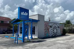 321 NE 44th St, Oakland Park, FL 33334 - Photo 1