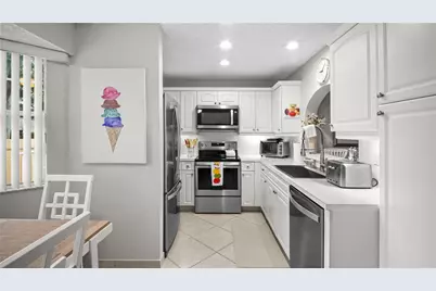 11431 Lakeview Drive #5-C, Coral Springs, FL 33071 - Photo 3