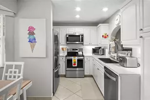 11431 Lakeview Dr, Coral Springs, FL 33071 - Photo 3