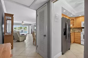 2801 N Palm Aire Dr, Pompano Beach, FL 33069 - Photo 9