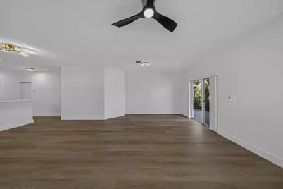 4243 SW 10th Court, Deerfield Beach, FL 33442 - Photo 11