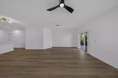 4243 SW 10th Court, Deerfield Beach, FL 33442 - Photo 11