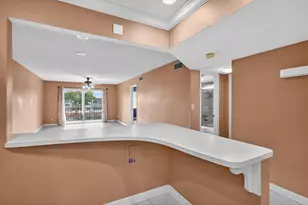 9410 N Hollybrook Lake Dr, Pembroke Pines, FL 33025 - Photo 9