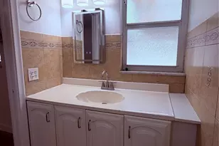 301 NE 14th Ave, Hallandale Beach, FL 33009 - Photo 27