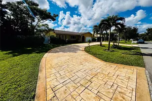 8306 NW 36th St, Coral Springs, FL 33065 - Photo 3