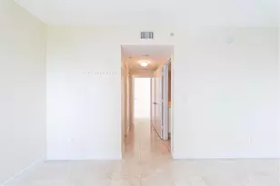 335 S Biscayne Blvd, Miami, FL 33131 - Photo 21