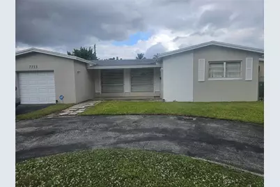7733 Embassy Boulevard, Miramar, FL 33023 - Photo 1