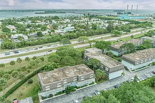 1901 Indian River Blvd Unit, Vero Beach, FL 32960 - Photo 3