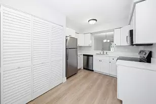 2214 S Cypress Bend Dr, Pompano Beach, FL 33069 - Photo 5