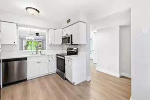 2214 S Cypress Bend Dr, Pompano Beach, FL 33069 - Photo 15