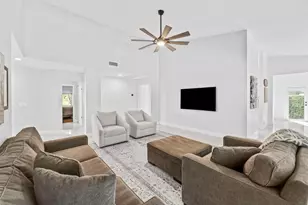 1695 Lakeshore Cir, Weston, FL 33326 - Photo 13