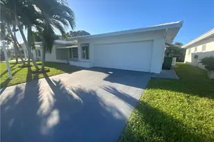 7104 NW 70th St, Tamarac, FL 33321 - Photo 3
