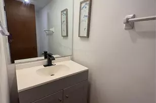 3670 Inverrary Dr, Lauderhill, FL 33319 - Photo 21