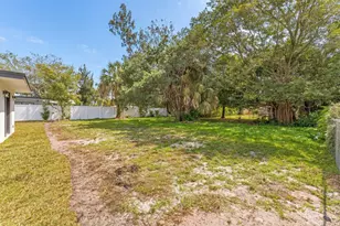 1398 NE 37th St, Oakland Park, FL 33334 - Photo 21