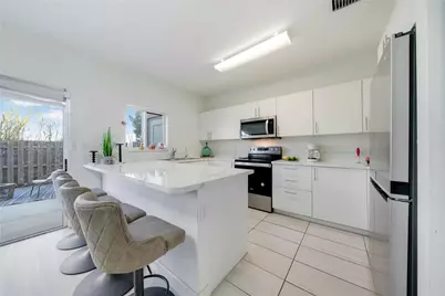 1214 NW 4th Lane #1214, Homestead, FL 33034 - Photo 5