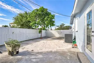 1389 W 33, Riviera Beach, FL 33404 - Photo 19