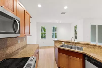 10821 NW 76th Lane #10821, Doral, FL 33178 - Photo 7