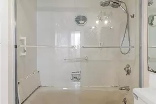 2400 Presidential Way, West Palm Beach, FL 33401 - Photo 17