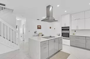 518 NW 130th Way, Pembroke Pines, FL 33028 - Photo 5