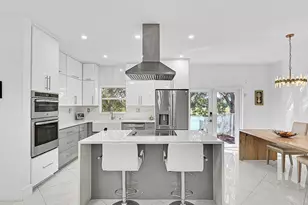 518 NW 130th Way, Pembroke Pines, FL 33028 - Photo 1