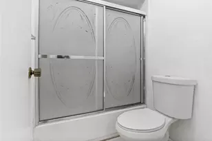 16750 NE 10th Ave, Miami, FL 33162 - Photo 17