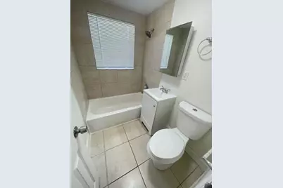 1000 NW 11th Court, Fort Lauderdale, FL 33311 - Photo 23