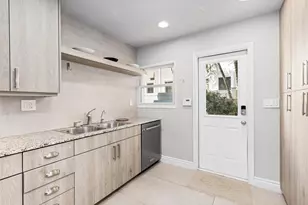 166 Royal Palm Dr, Fort Lauderdale, FL 33301 - Photo 19