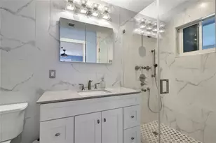 390 NE 10th Ave, Fort Lauderdale, FL 33301 - Photo 21