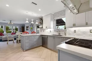 390 NE 10th Ave, Fort Lauderdale, FL 33301 - Photo 3