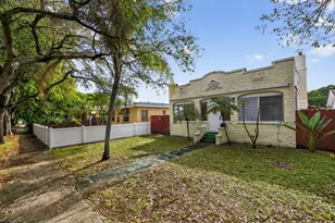 1934 Washington St, Hollywood, FL 33020 - Photo 1