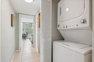 3900 Oaks Clubhouse Dr, Pompano Beach, FL 33069 - Photo 13