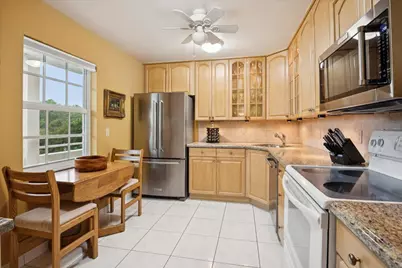 3900 Oaks Clubhouse Drive #409, Pompano Beach, FL 33069 - Photo 5