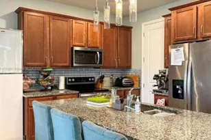 5035 Eucalyptus Dr, Hollywood, FL 33021 - Photo 5