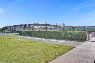 9821 Sunrise Lakes Blvd, Sunrise, FL 33322 - Photo 25