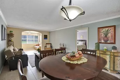 9821 Sunrise Lakes Boulevard #106, Sunrise, FL 33322 - Photo 15