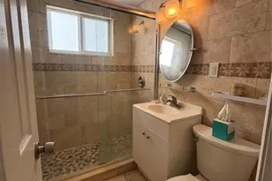 323 Monroe St, Hollywood, FL 33019 - Photo 5