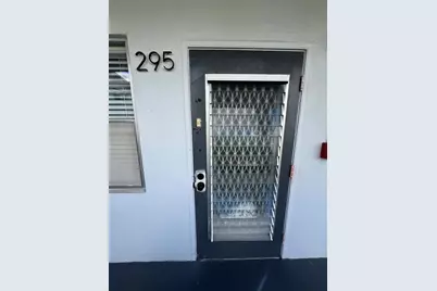 295 Newport T #295, Deerfield Beach, FL 33442 - Photo 3